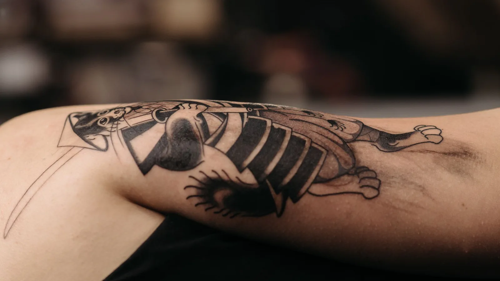 cloro y tatuaje cloro y tatuaje en Piscina y tatuaje: el error que más vemos en verano en el estudio